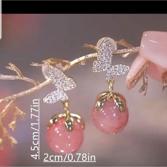 Butterfly dangle 14k plated earrings - Picture 3 of 10